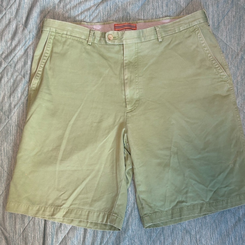 PETER MILLAR shorts. Size. 36.